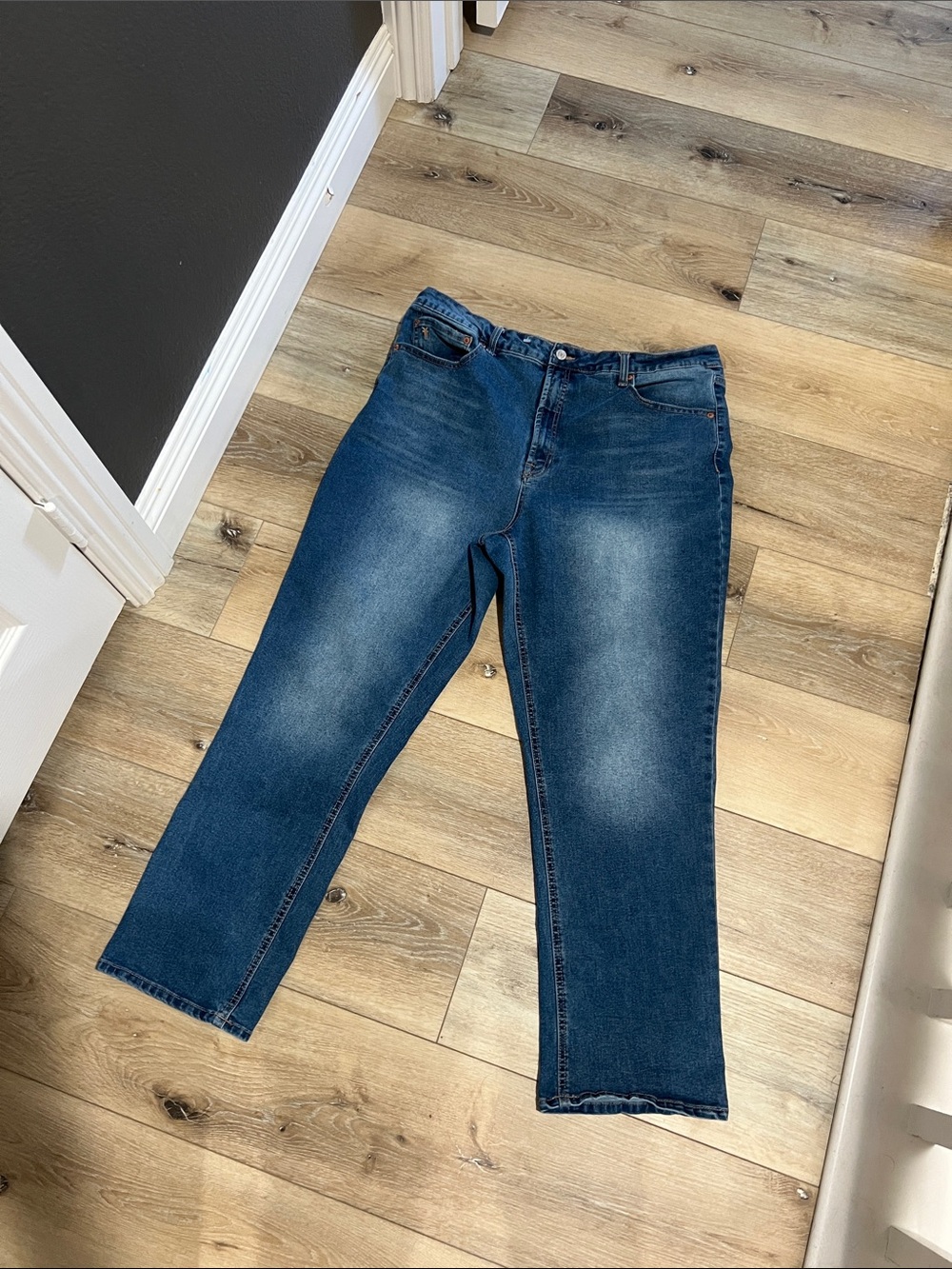 Frye, size 16, Women's Straight Jeans in Dark Blue Wash